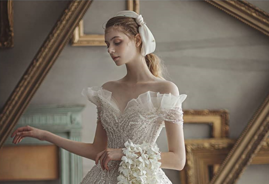 light wedding dresses 