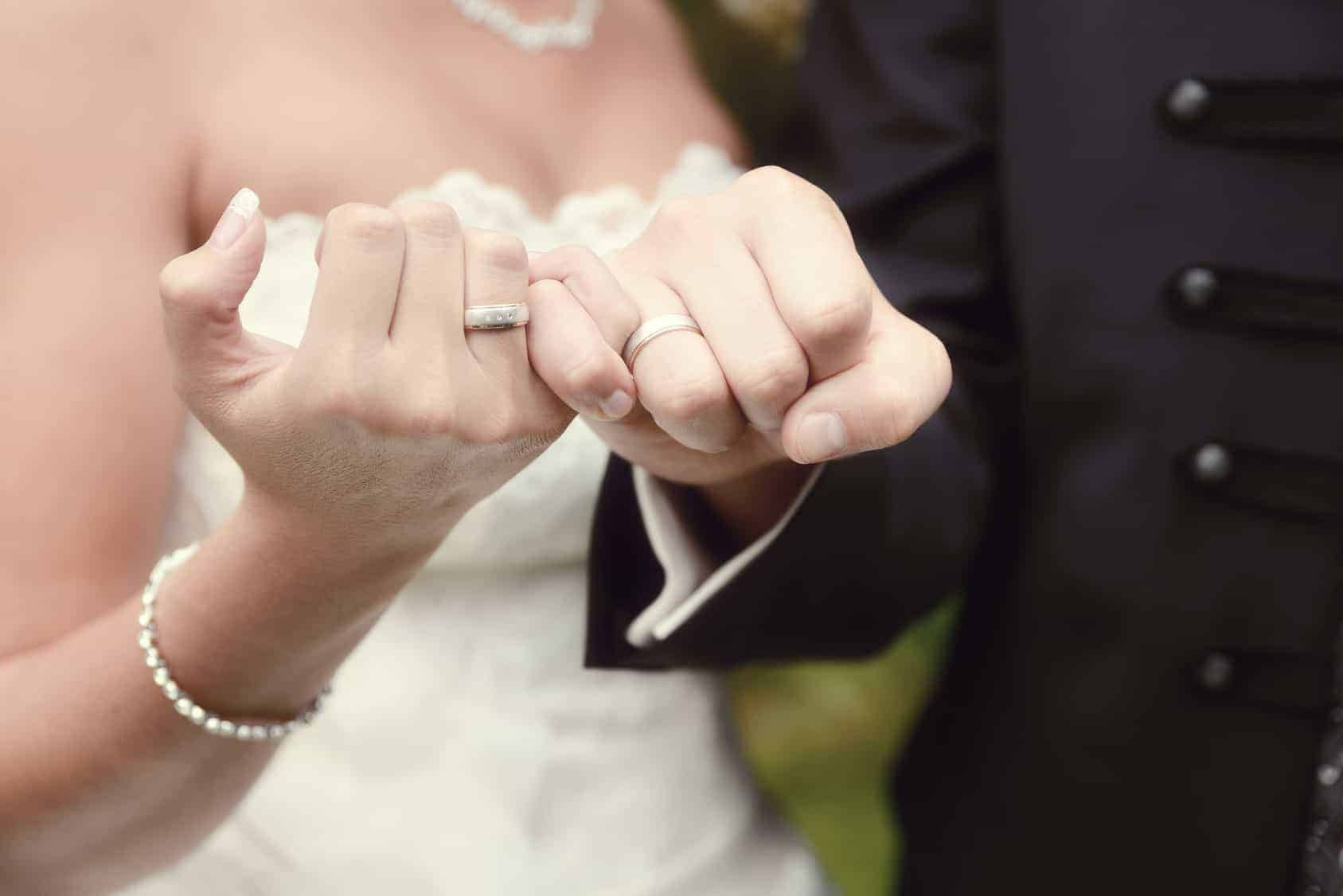  Reasons to Customize Your Wedding Dress 